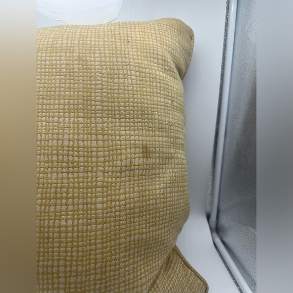 ASHLEY FURNITURE PILLOWS - Picture 2 of 16